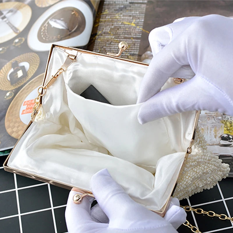 Elegante Pérola Beading Bolsa e Bolsa para Mulheres, Branco Shell Pochette, Senhora Bordada, Banquete de Casamento, Bolsa Noite