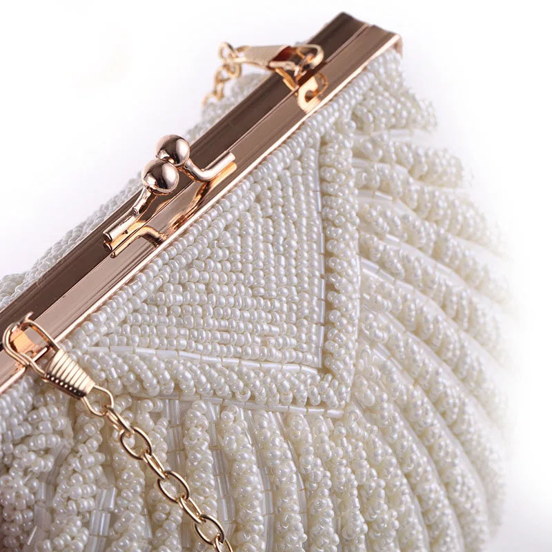 Elegante Pérola Beading Bolsa e Bolsa para Mulheres, Branco Shell Pochette, Senhora Bordada, Banquete de Casamento, Bolsa Noite